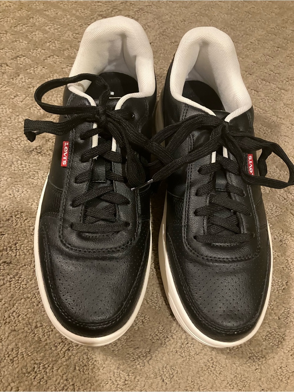 Levi's Black and White Vegan Leather Low-Top Sneakers Women’s Sz 8 NEW